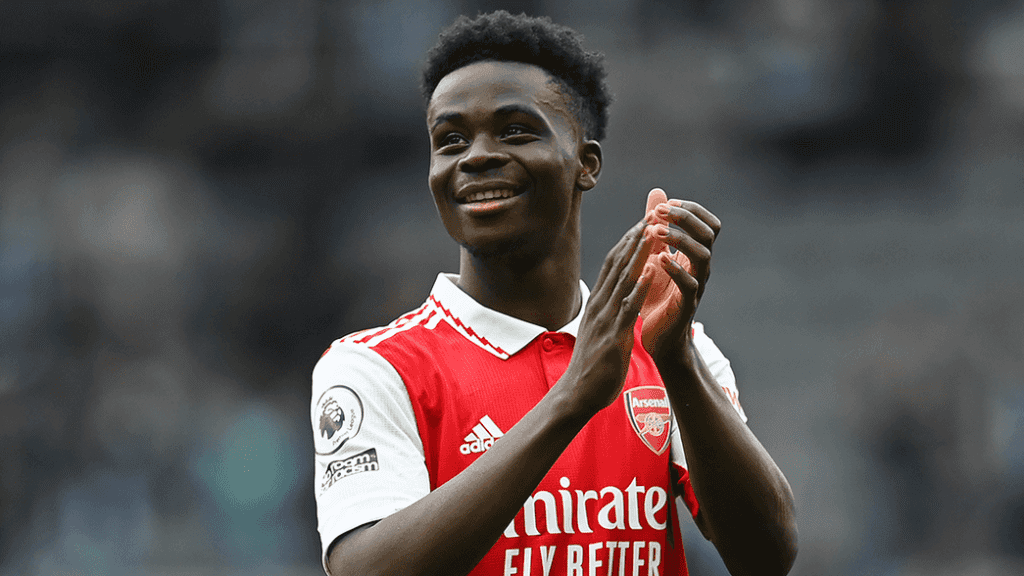 FPL Gameweek 38 Captaincy Picks 3 Saka, a differential FPL gameweek 38 differential captaincy pick, clapping