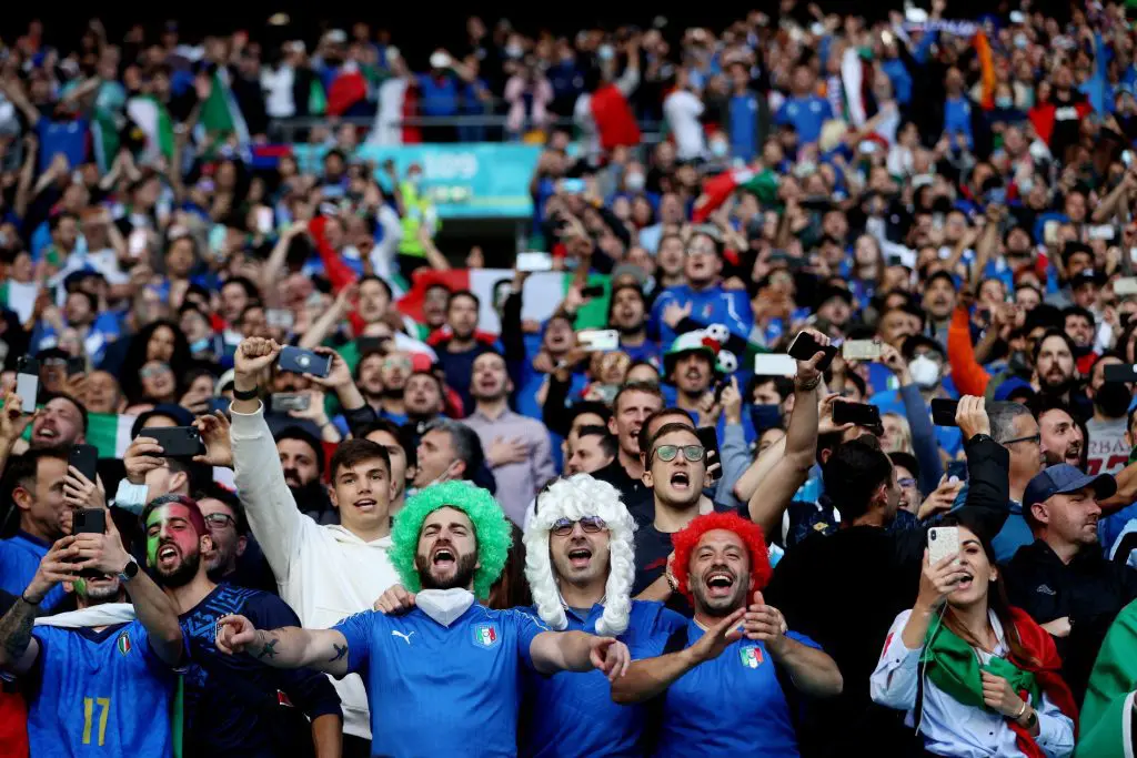 Top 5 Funniest Football Chants 5 Italian fans and their pizza was chanted on by Scottish fans