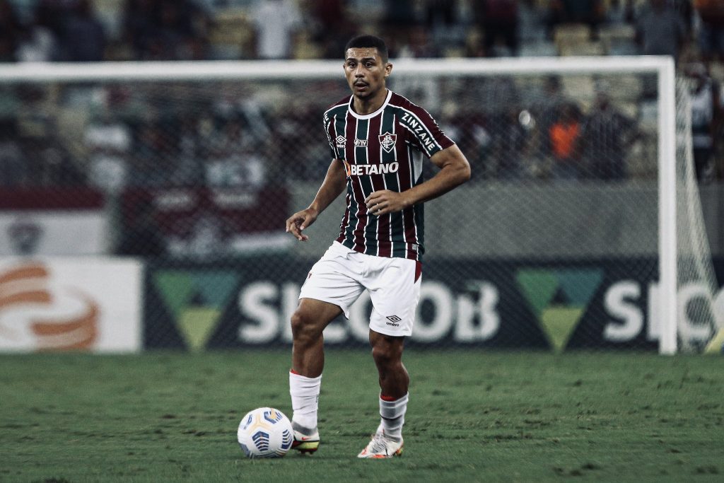 André playing for Fluminense