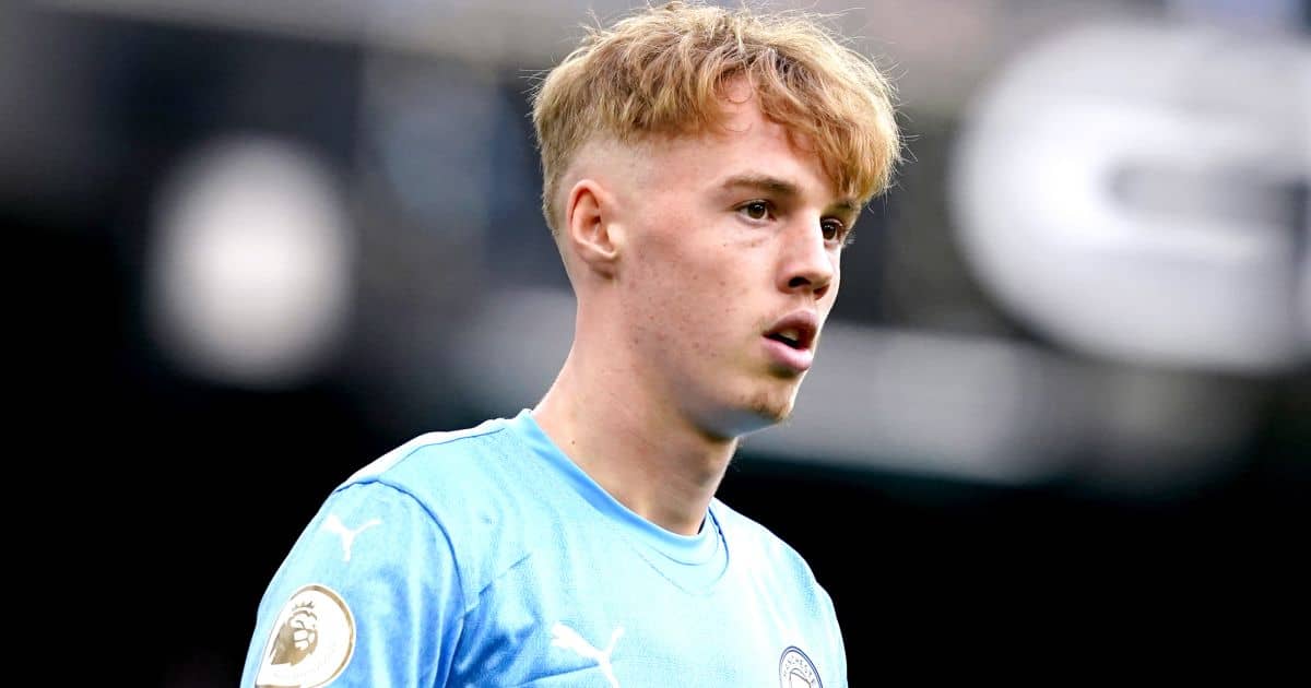Cole Palmer playing for Manchester City in a Premier League match