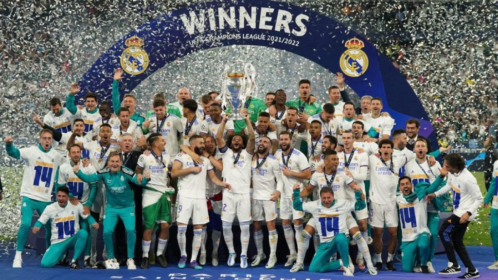 Real Madrid lifting UCL