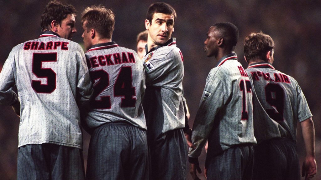 Sharpe, Beckham, Cantona, Cole and McClair in a wall in the infamous grey kit