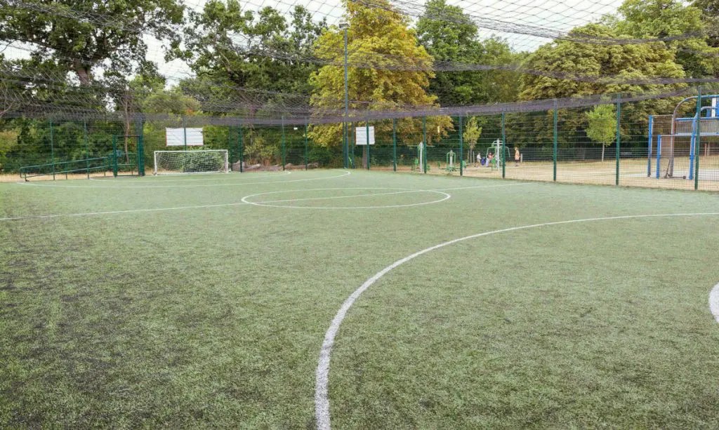 TEAM OF THE WEAK – GAMEWEEK 6 5 Pitshanger Park 3G Football Pitch 2022 11 10 152701 siao