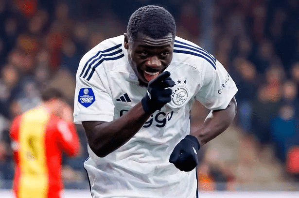 SOURCES: Manchester United Yet To Make Any Contact With Ajax For Brian Brobbey 3 image 160