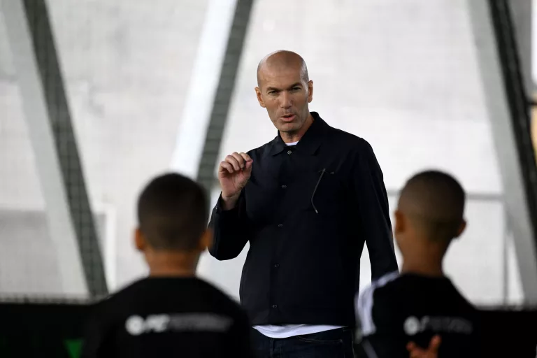 SOURCES: Manchester United Have Not Made Contact With Zinedine Zidane