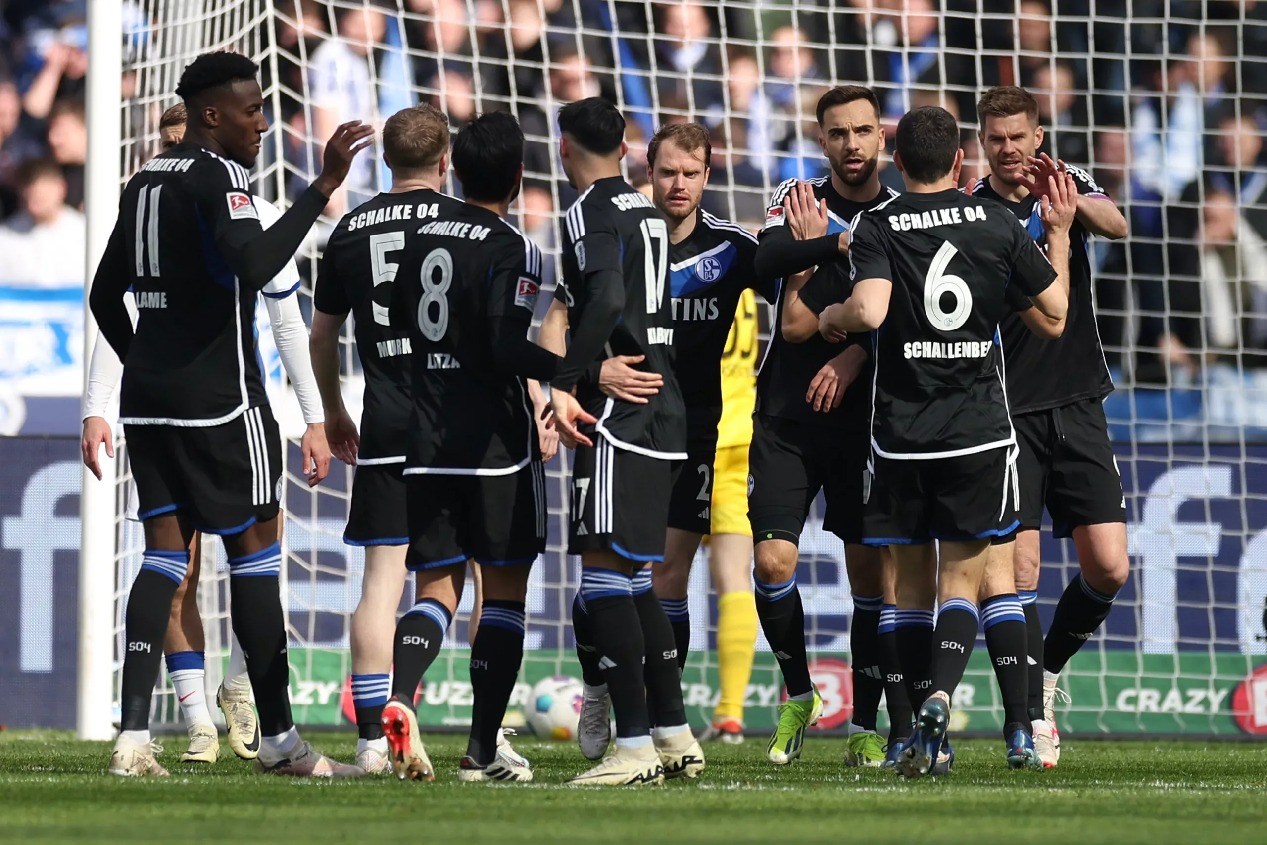 Schalke players during match against Hertha