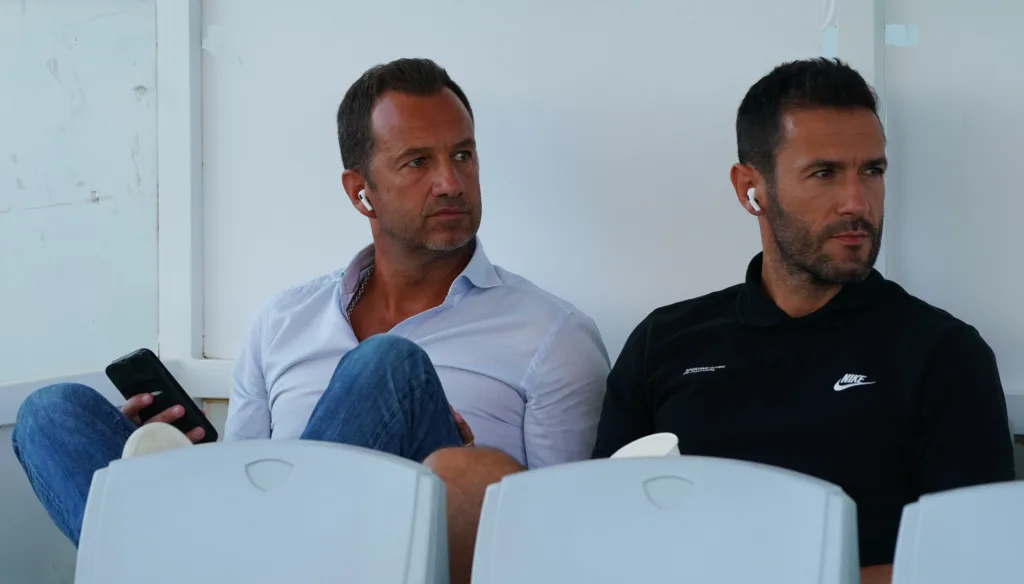 Hugo Viana watching sporting-cp-v-krc-genk-pre-season