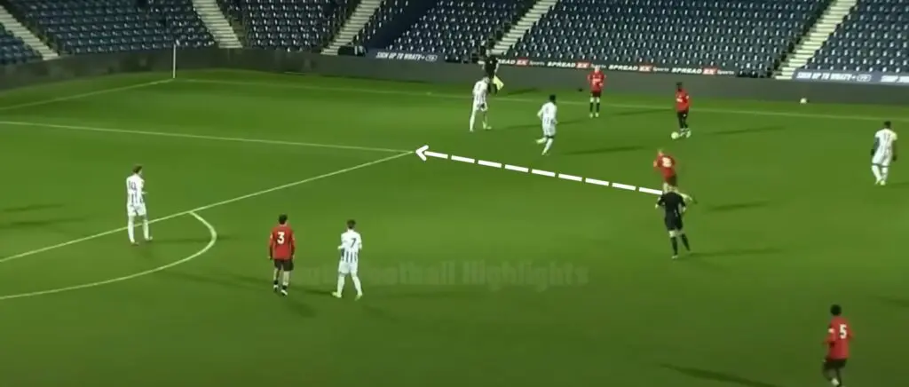 Toby Collyer: Manchester United's Next Hot Prospect 3 Collyer makes a forward run