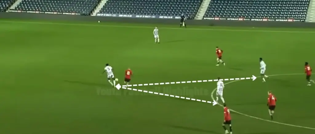 Toby Collyer: Manchester United's Next Hot Prospect 5 Collyer wins the ball and is in on goal.