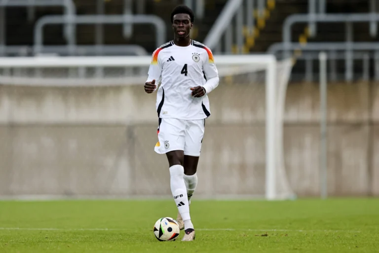 Joshua Quarshie playing for Germany under 20s