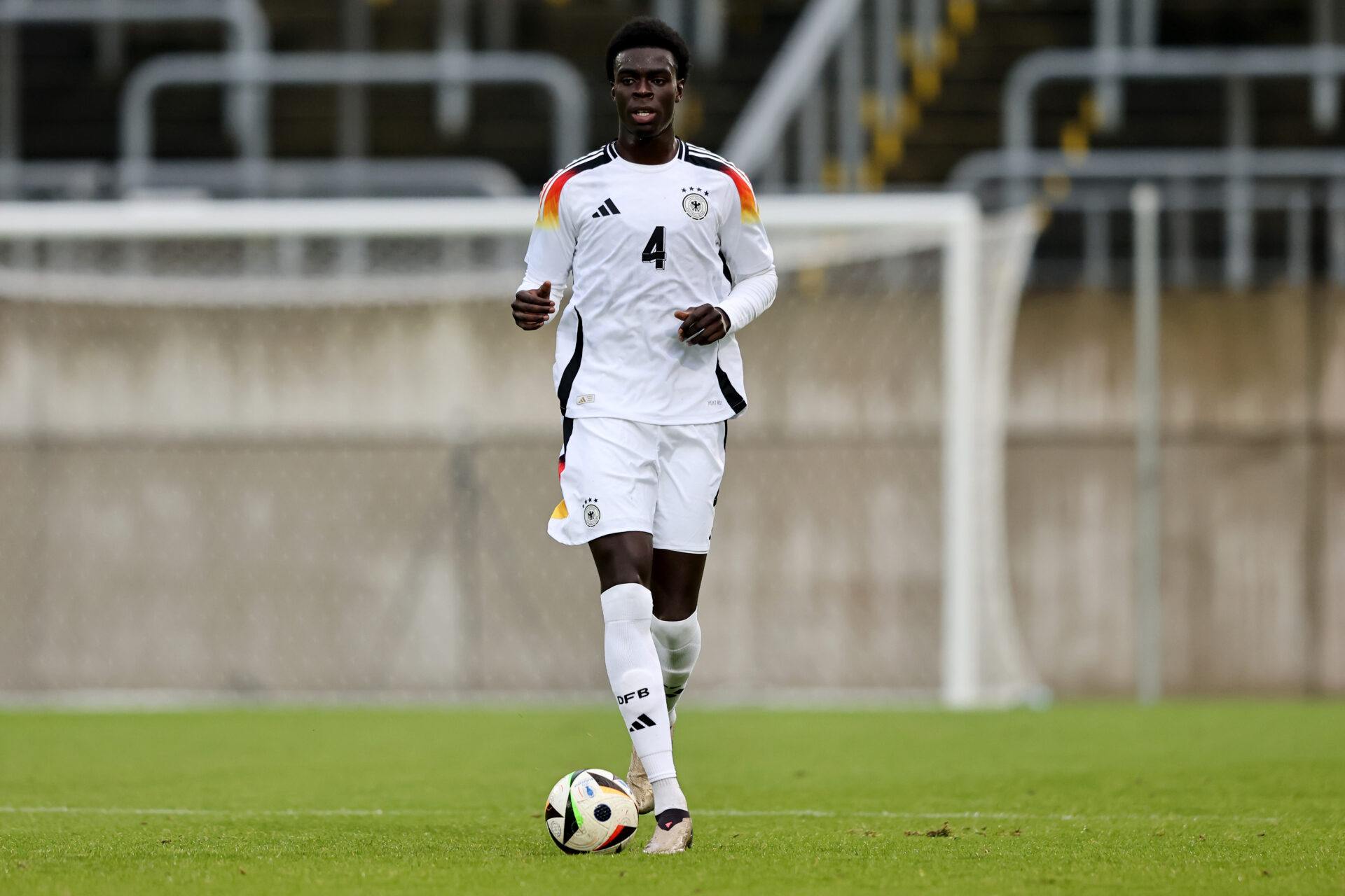 Joshua Quarshie playing for Germany under 20s