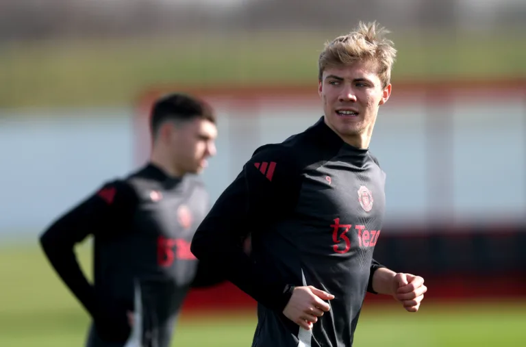 Rasmus Hojlund Manchester United striker in training