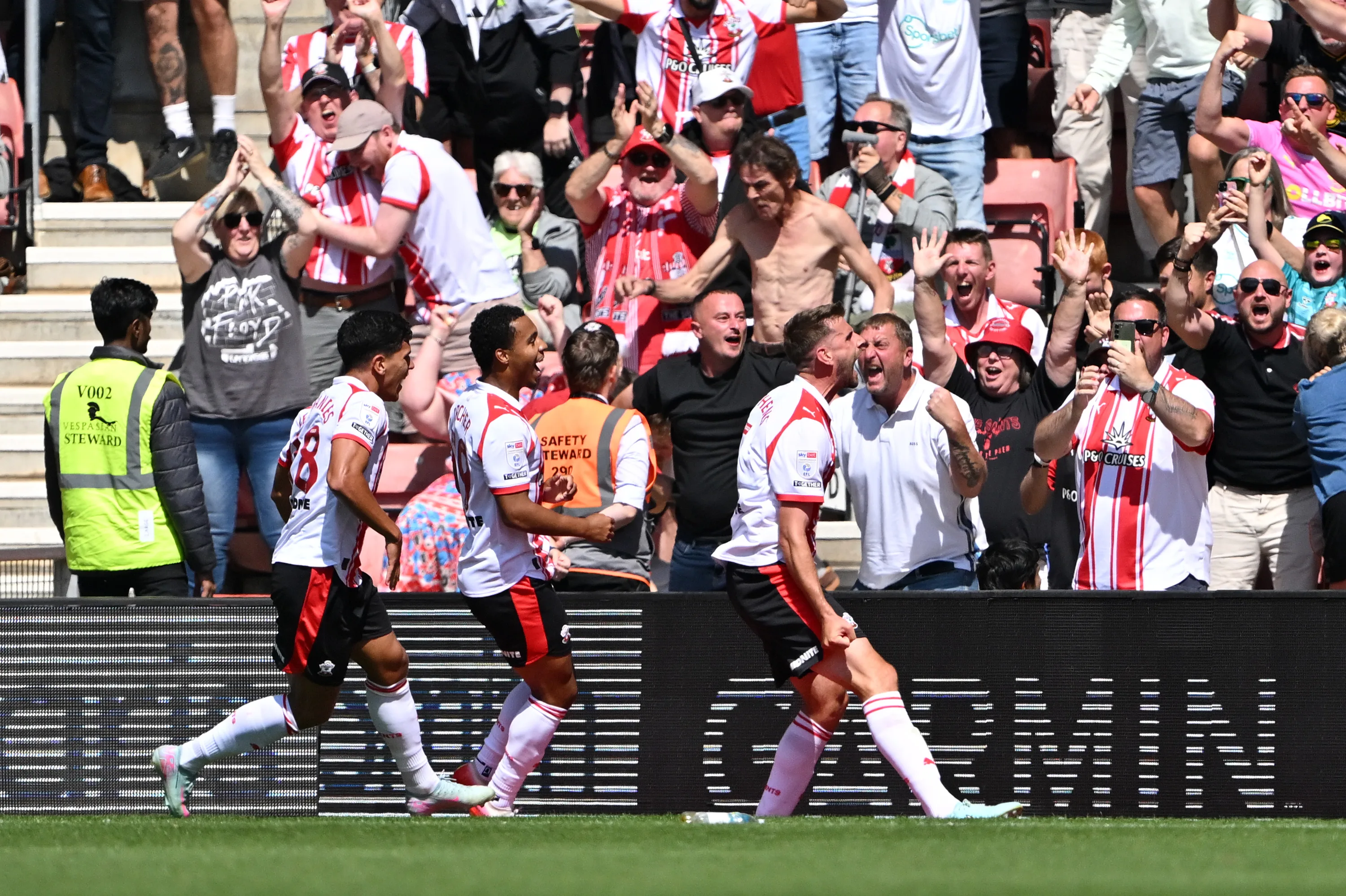 southampton v wrexham afc sky bet championship
